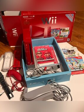 Nintendo Wii Mario 25th Anniv Red LTD Edition original papers,2 games,2 remotes